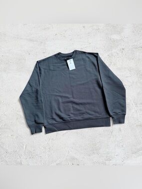 Jordan Men's Black Crewneck Sweatshirt with Subtle Logo